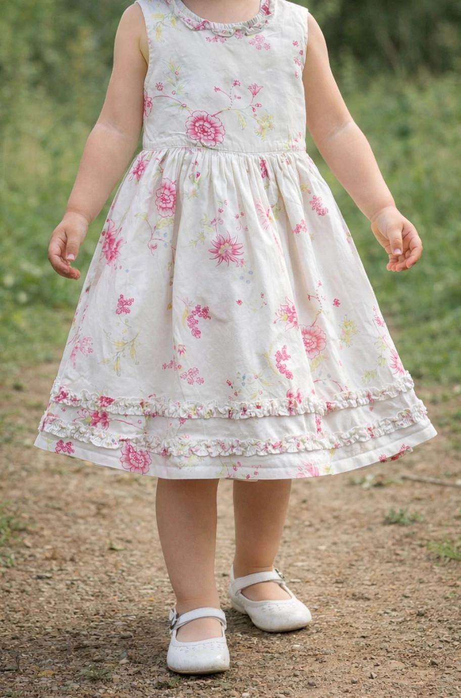 Robe fleurie taille 24/36 mois