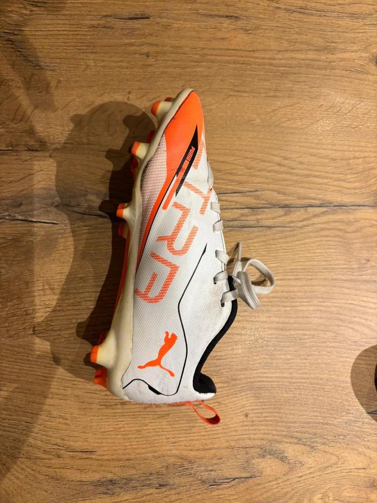 Crampons football Puma T34